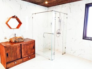Bathroom - Merlyn Meadows Retreat (Munduk)