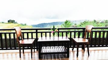 Suite Room Hill View | Terassi/patio