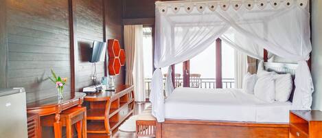 Suite Room Pool View