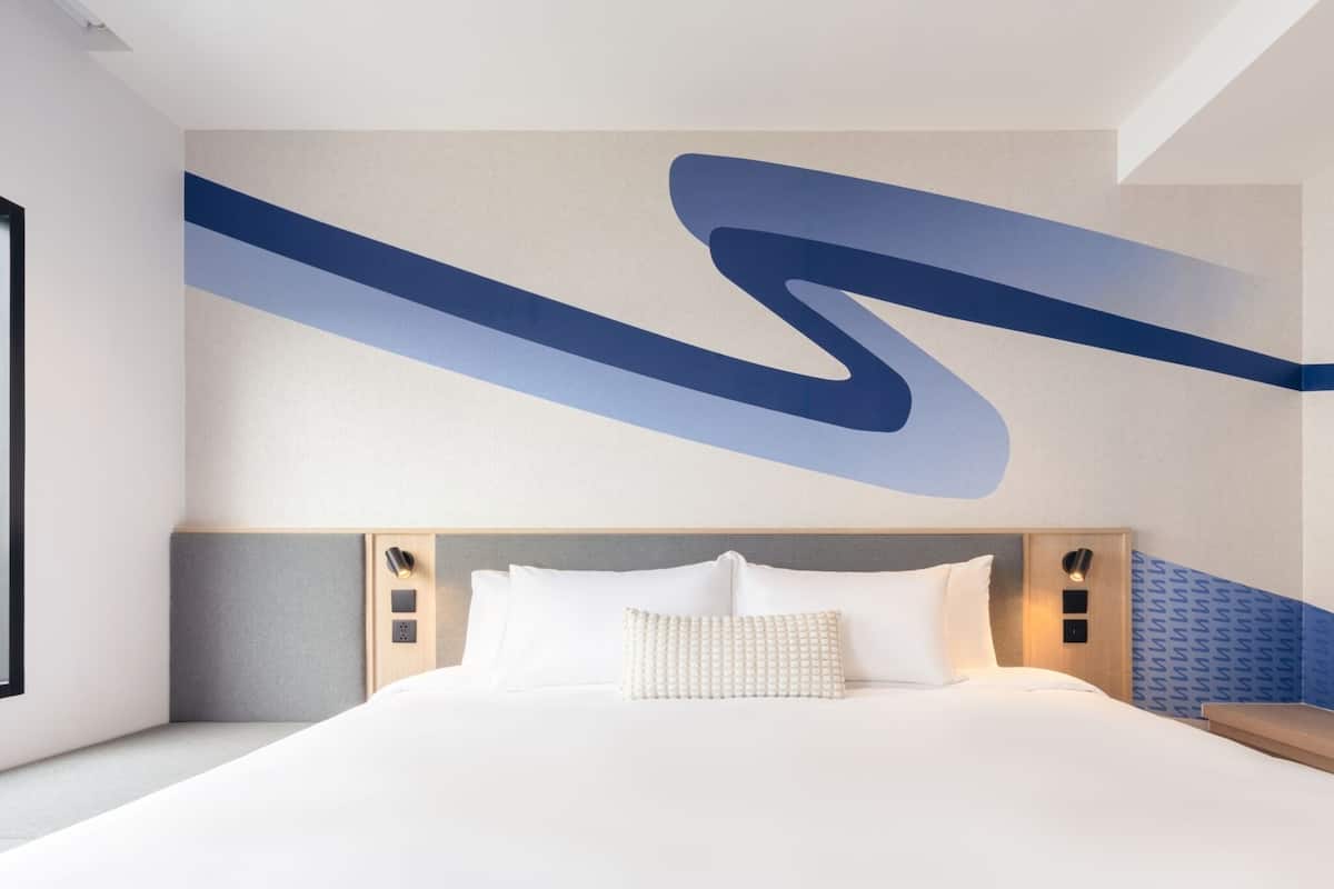 Deluxe King Room | Free WiFi