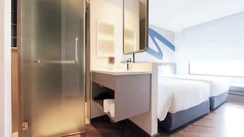 Superior Twin Room | Bathroom