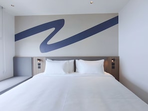 Superior King Room | Free WiFi - Bedz Hotel Ban Bueng (Ban Bueng)