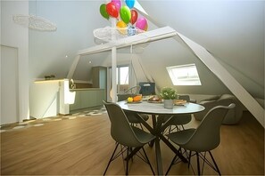 Dining - Vrbo Property (Saint-Louis)