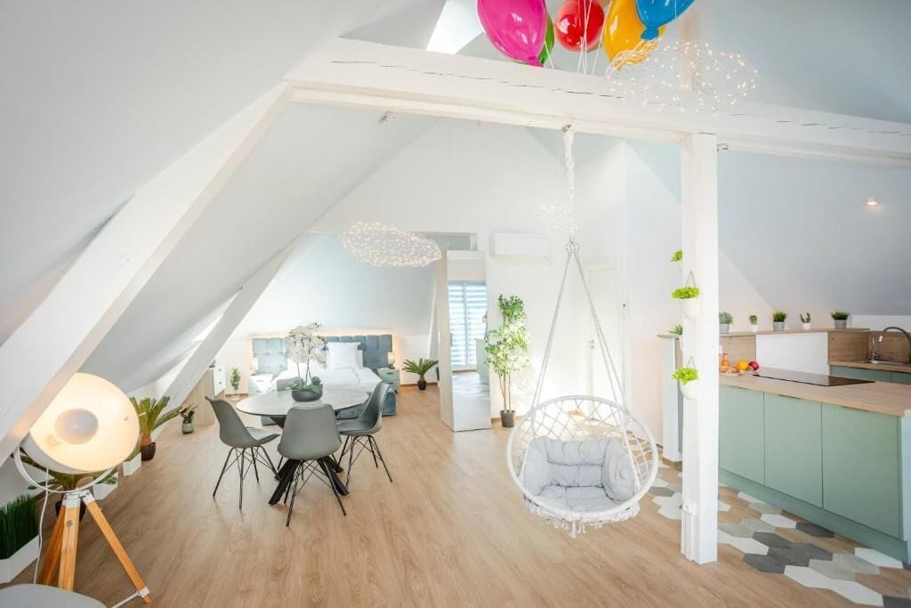 1 bedroom, iron/ironing board, internet, bed sheets