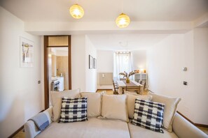 Apartment, Patio, Courtyard View | Living area - Casa Caramello (Palanzo)