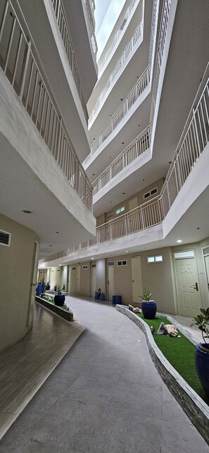 Interior - Accessible Cozy Condo Near Mactan Airport | Work remotely | Fast WiFi | Spacious (Lapu-Lapu)