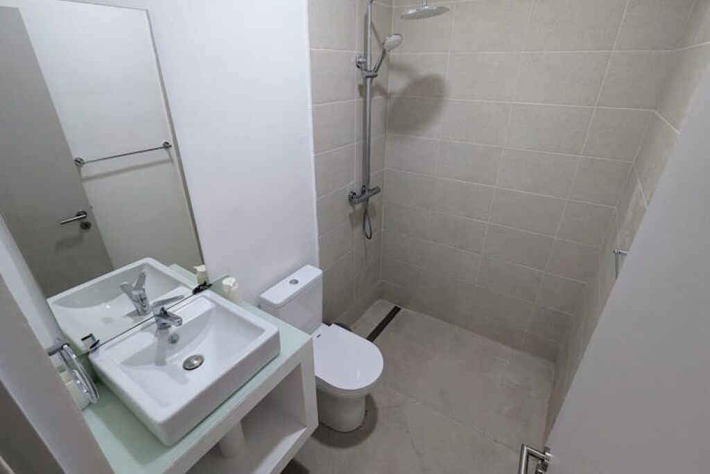 Dusche, Handtücher, Seife, Toilettenpapier