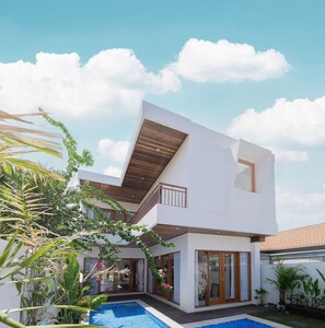 Exterior - Canggu Peaceful 3BR Villa with Pool, Walk to Cafés and 5 Mins to Beach (Bali)