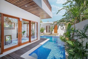 Pool - Canggu Peaceful 3BR Villa with Pool, Walk to Cafés and 5 Mins to Beach (Bali)