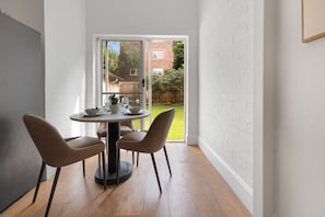 Dining - Chic Bondi Retreat – 10 Min Walk to Beach, modern coastal style (Bondi Beach)