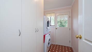 Panoramic House, Hill View | Interior