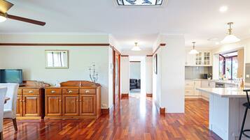 Panoramic House, Hill View | Living area