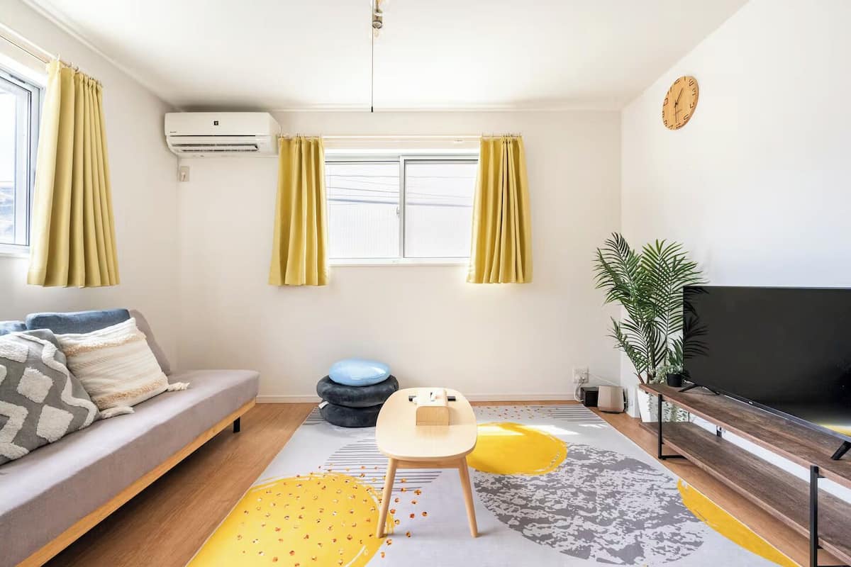 Nhà tiện nghi đơn giản, 3 phòng ngủ | Khu phòng khách