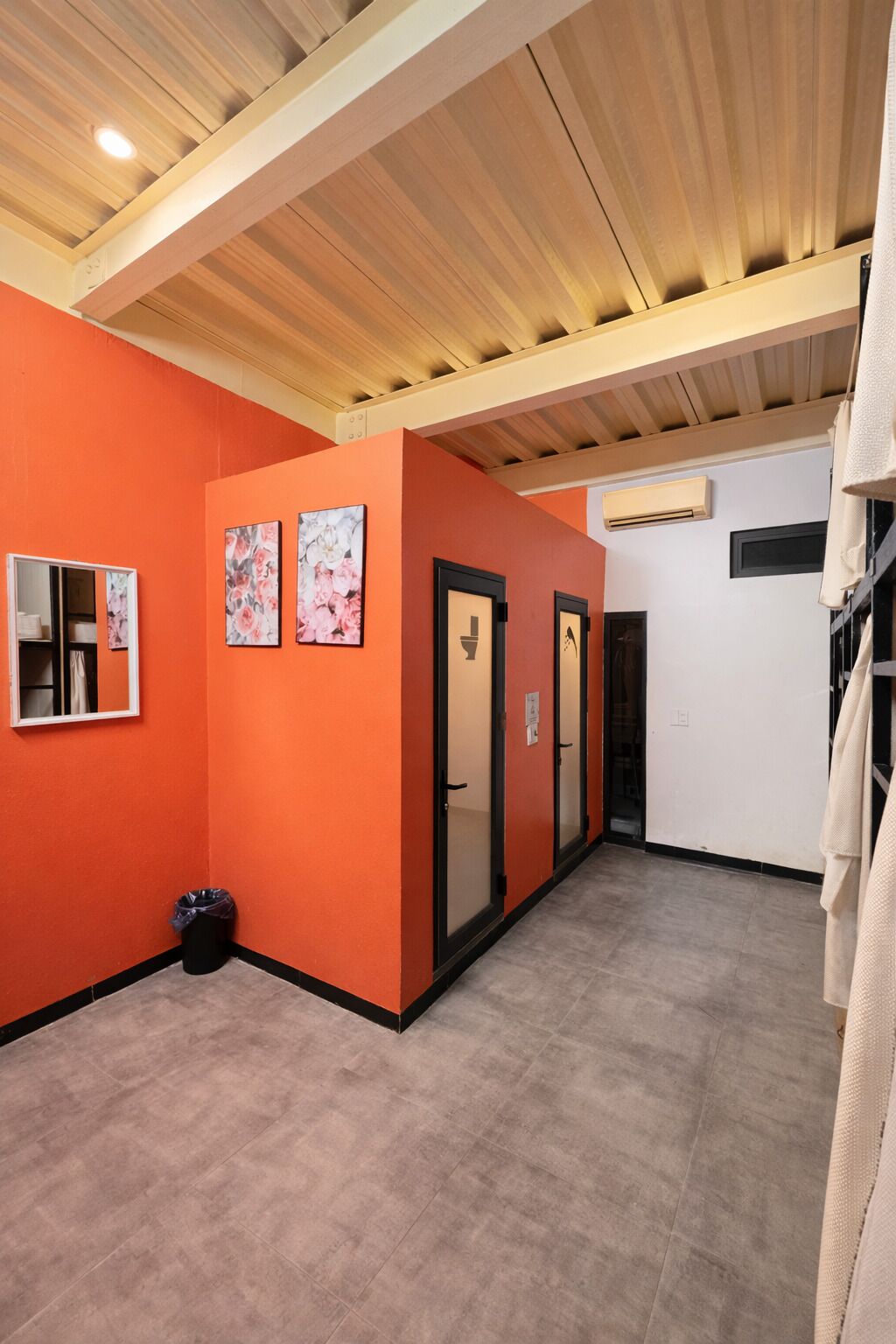 Comfort Shared Dormitory, Pool View | Interior