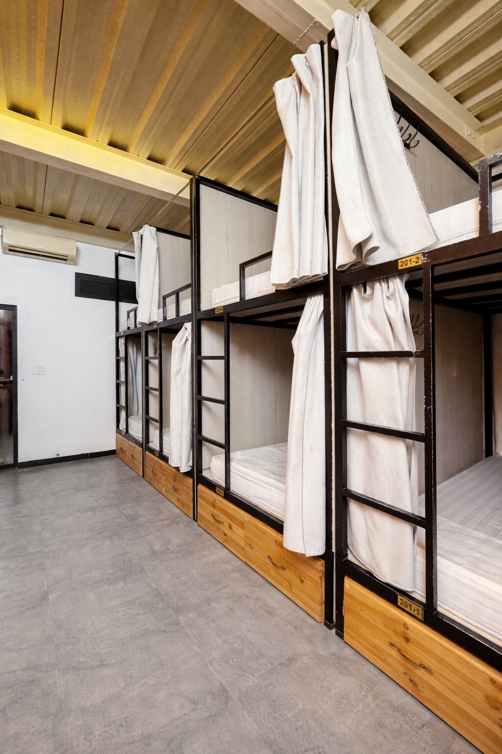 Comfort Shared Dormitory, Pool View