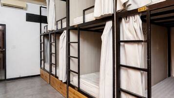 Comfort Shared Dormitory, Pool View