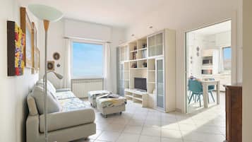 Apartment (2 Bedrooms) | Front of property