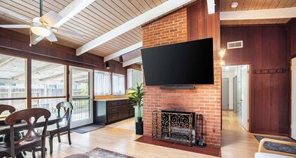 Spacious 4BR Backyard Oasis with BBQ Near UC Davis