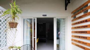 Klassieke studio, balkon, uitzicht op stad | Buiten dineren