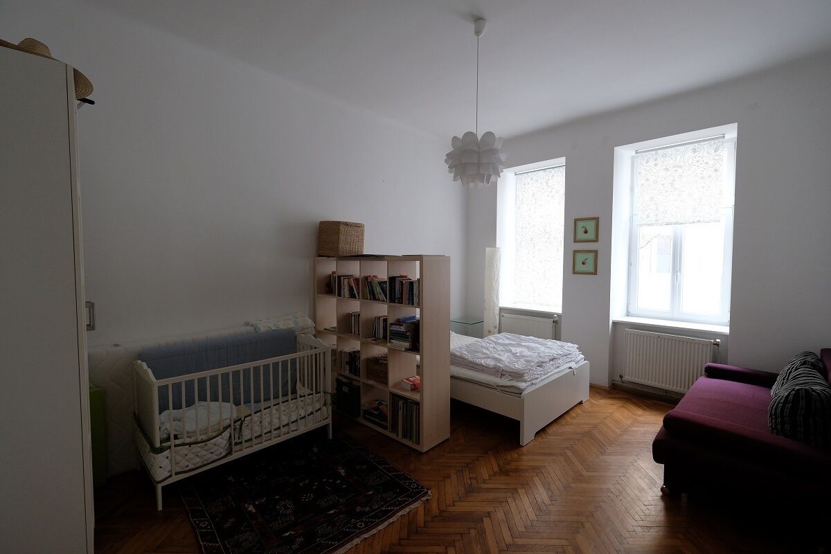 2 bedrooms, iron/ironing board, internet, bed sheets