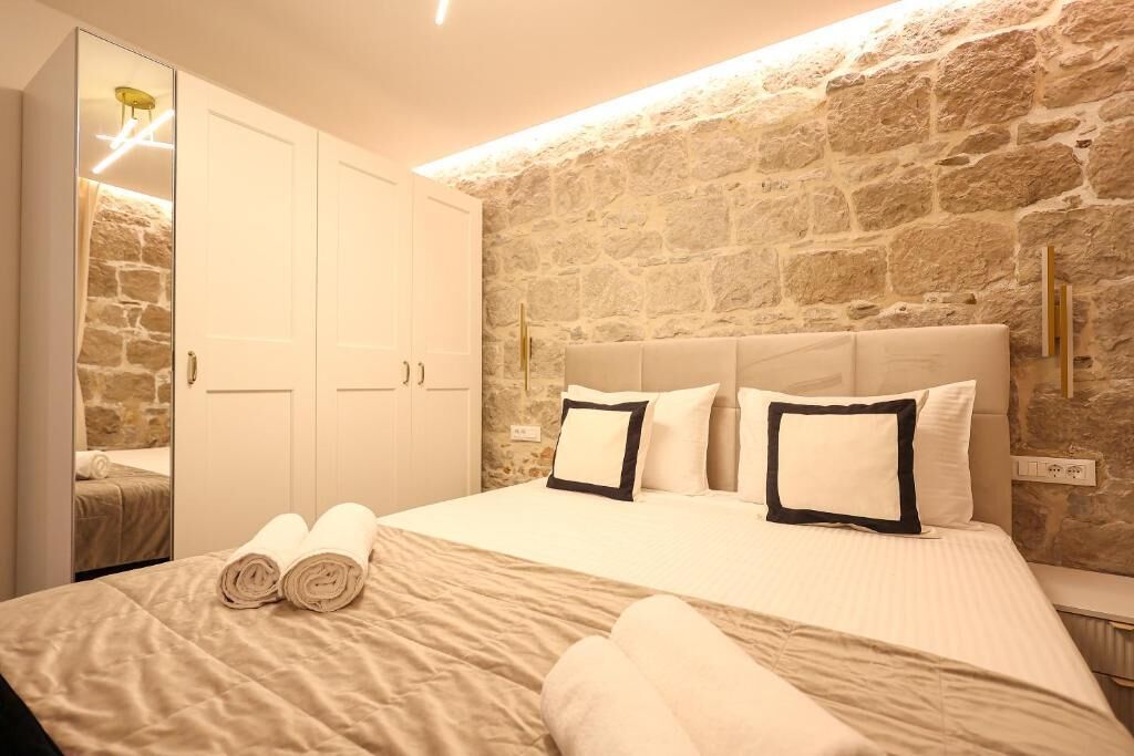 In-room safe, soundproofing, free WiFi