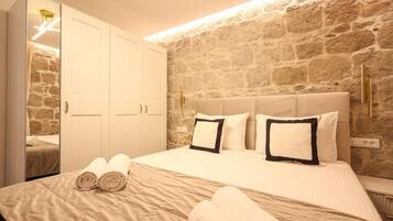 In-room safe, soundproofing, free WiFi