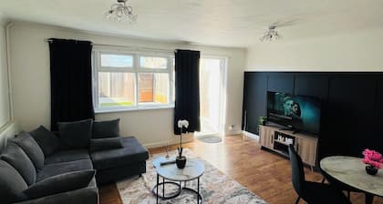 Cosy 3-Bed House near UEA and N&N Hospital with Parking and Fast WiFi