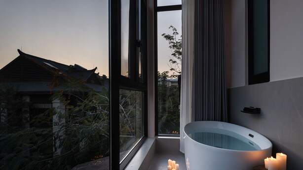 Luxury Double Room, Courtyard View | Pemandangan dari bilik