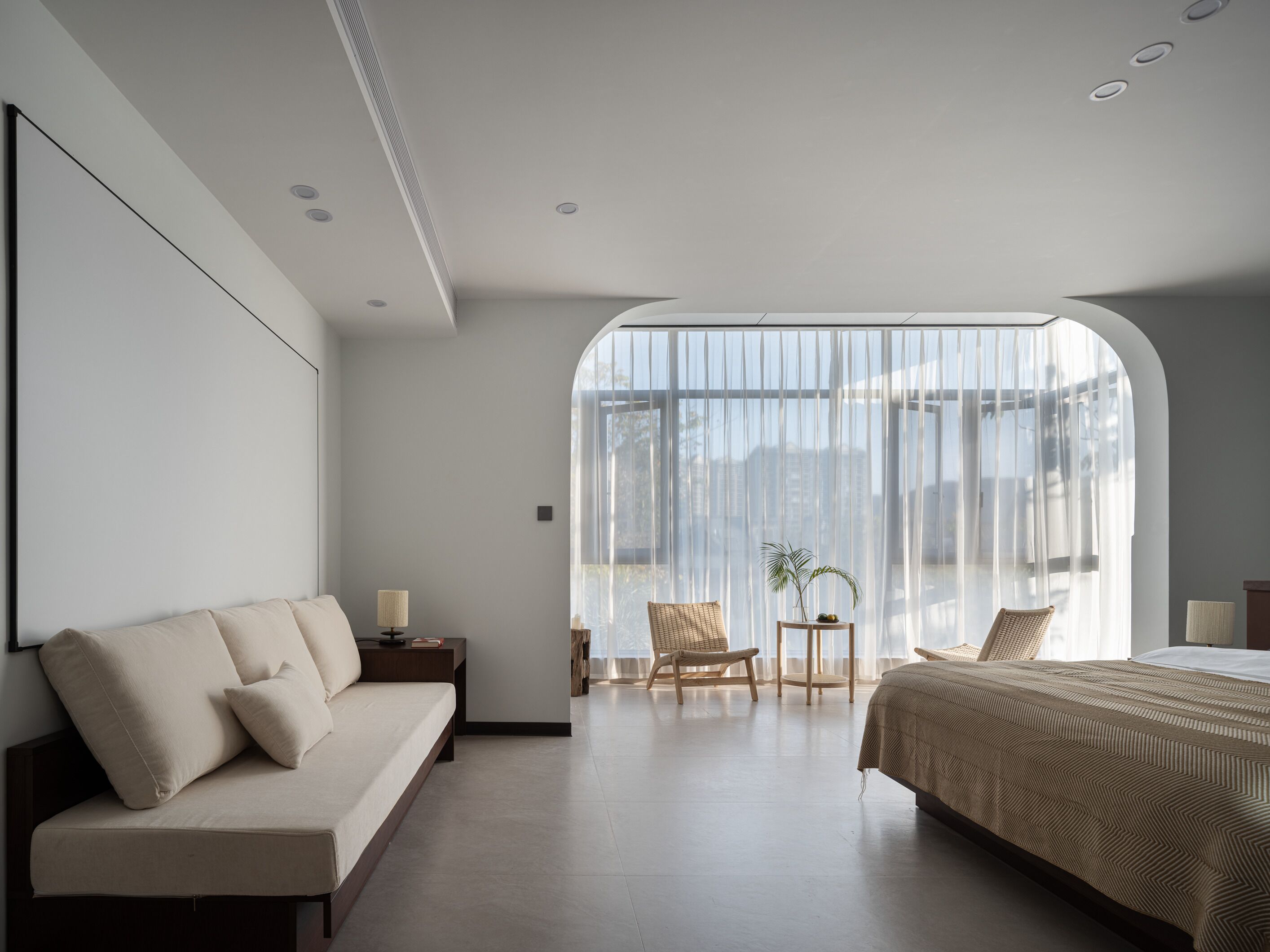 Deluxe Duplex, Courtyard View