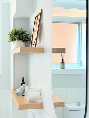 Bathroom - Melrose at Flynns ocean views, an easy stroll to the beach cafes and restaurants (Port Macquarie)