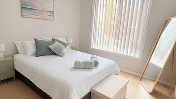2 bedrooms, iron/ironing board, WiFi, bed sheets