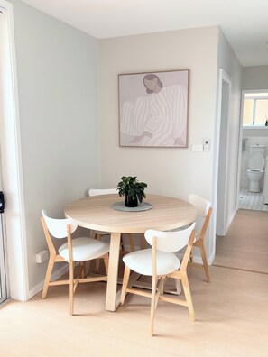 Dining - Melrose at Flynns ocean views, an easy stroll to the beach cafes and restaurants (Port Macquarie)