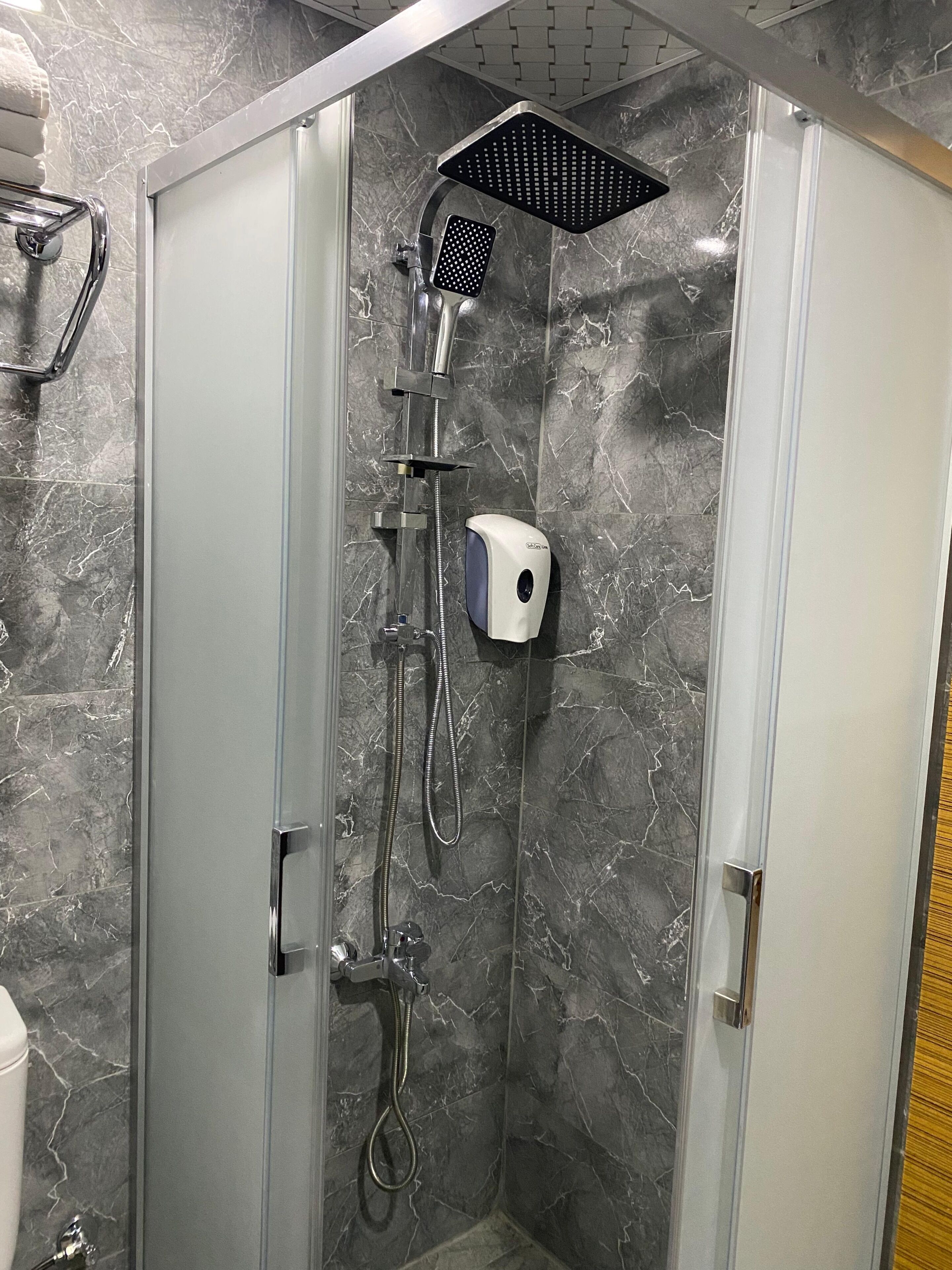 Double Room, City View | Bathroom