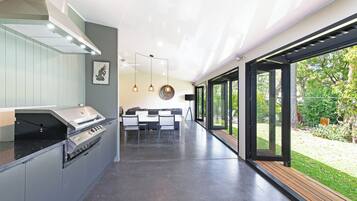 Family House | Outdoor dining