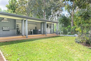 Family House | Terrace/patio - Home among the Gum Trees - free wine (Tea Tree Gully)