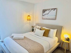 Room - Newcastle Harbour, 2-Apartments 4-Bed 4-Bath 2-Car (Wickham)