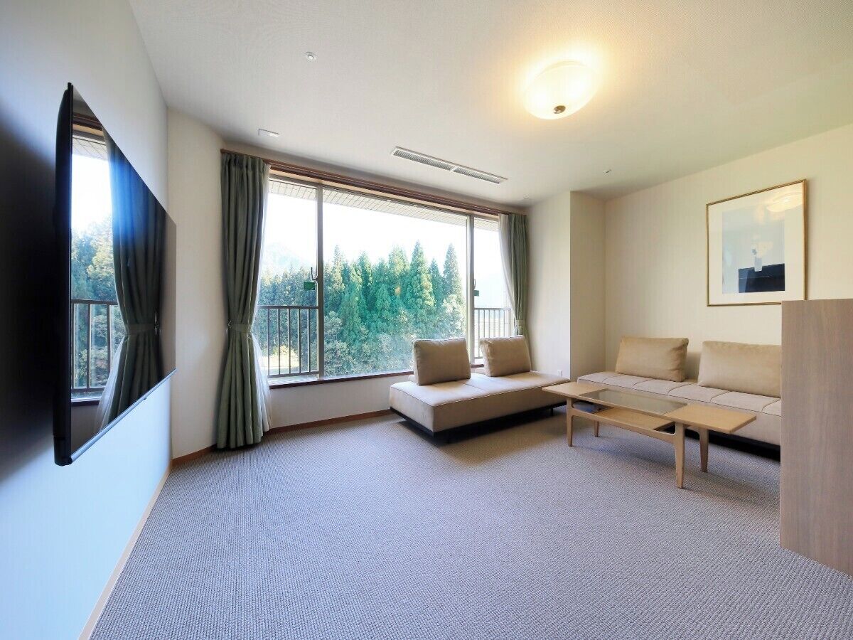 Quadruple Room, Mountain View | In-room safe, WiFi (free), bed sheets