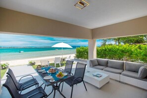 Outdoor dining - Tiamo Secrets - Beach Front by RentalsPro (Vourvourou)