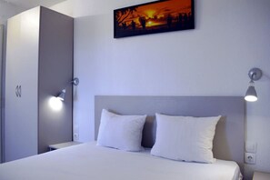 5 Schlafzimmer, Bügeleisen/Bügelbrett, WLAN, Bettwäsche