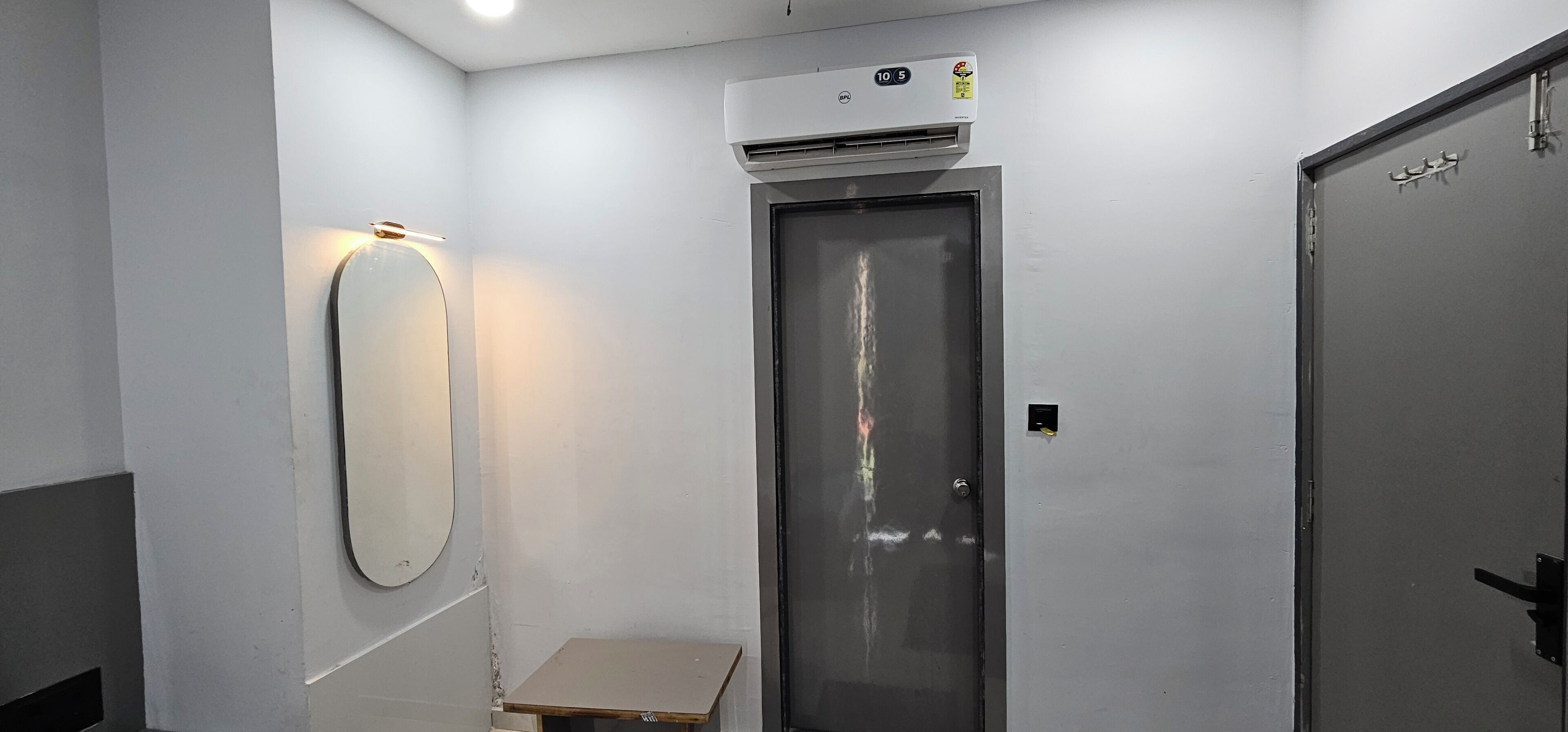 Deluxe Double Room, City View | Interior