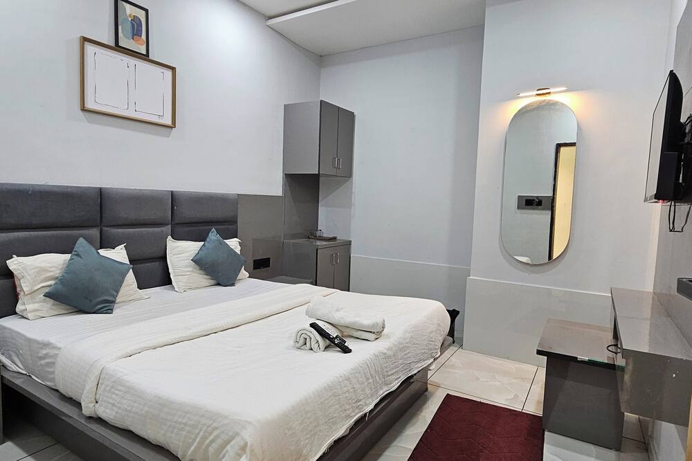Hotel HR Town - Ambapur