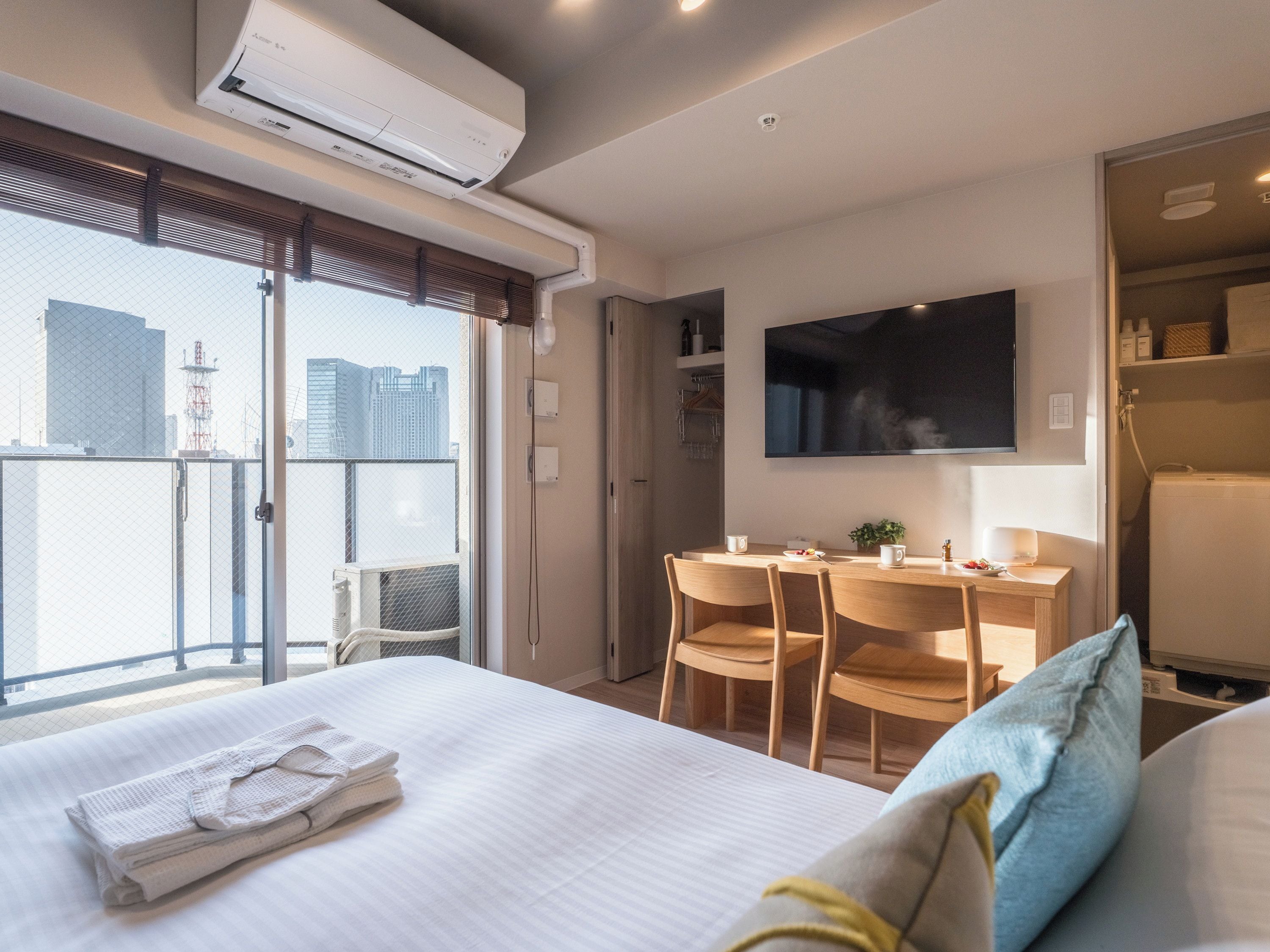 Kamar Khas, Bebas Asap Rokok (C, High floor) | Seprai premium, ruang kerja ramah laptop, dan tirai kedap cahaya