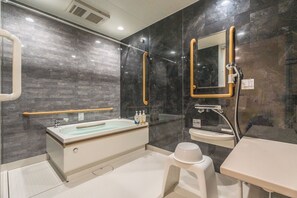 Comfort Double Room, 1 Double Bed, Balcony | Bathroom | Separate tub and shower, free toiletries, bidet, towels