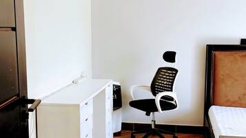1 habitación, tabla de planchar con plancha, wifi y ropa de cama