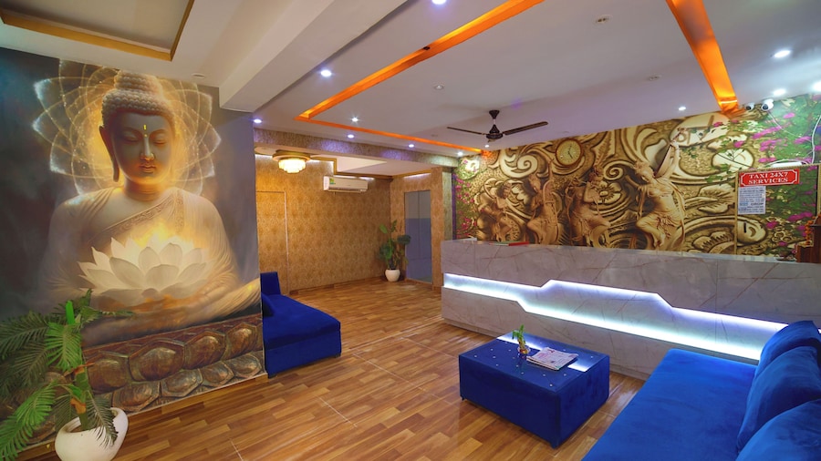 Hotel Red Velvet Suites