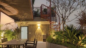 ห้องพรีเมียม, ระเบียง, วิวเมือง | ดาดฟ้า