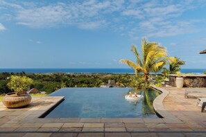 Pool - Ocean-View 4-Bedroom Villa / Infinity Pool & Terrace Living (Bel Ombre)