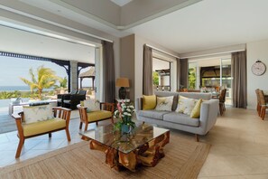 Living area - Ocean-View 4-Bedroom Villa / Infinity Pool & Terrace Living (Bel Ombre)