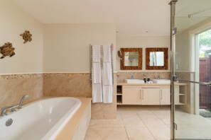 Bathroom - Ocean-View 4-Bedroom Villa / Infinity Pool & Terrace Living (Bel Ombre)