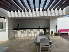 屋外ダイニングエリア